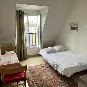  Apartment Marais Nid Pour 2